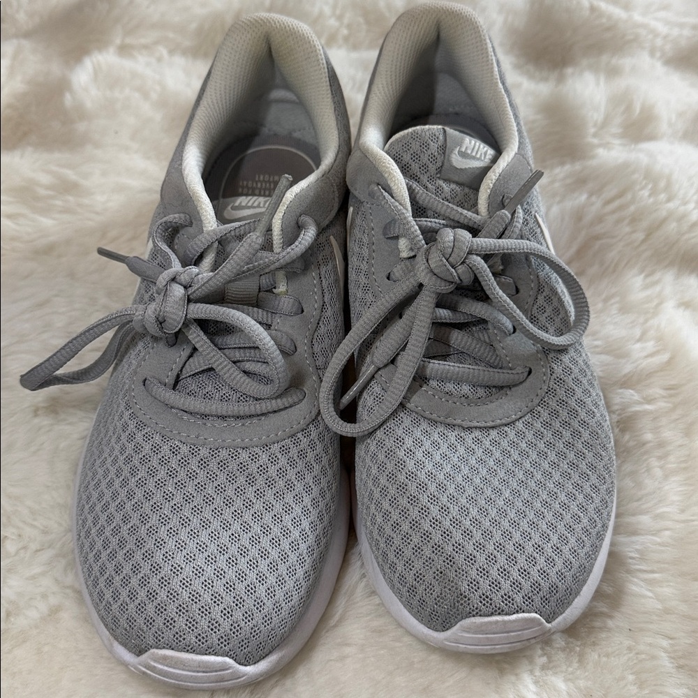 Nike Tanjun Light Gray Sneakers - Picture 3 of 10